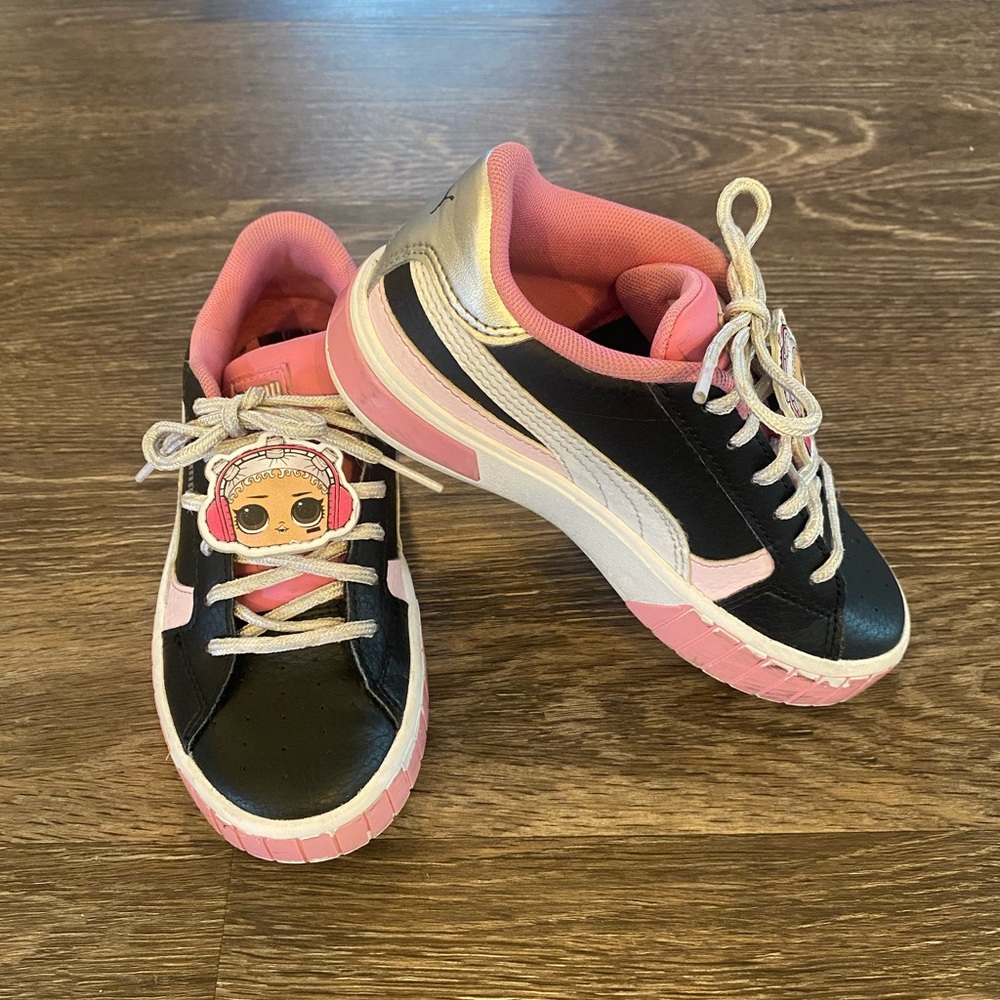 Girls lol  Puma Sneakers